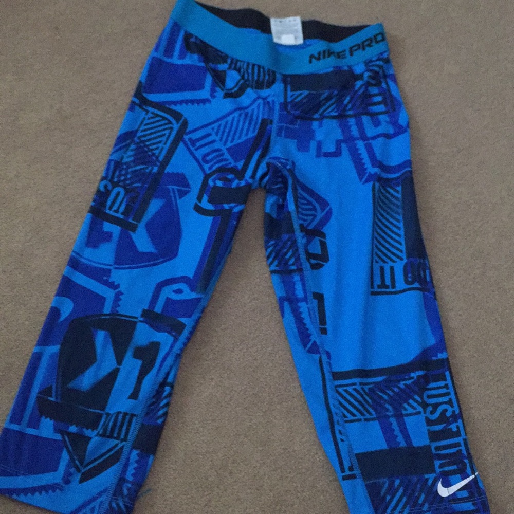Nike pro capris